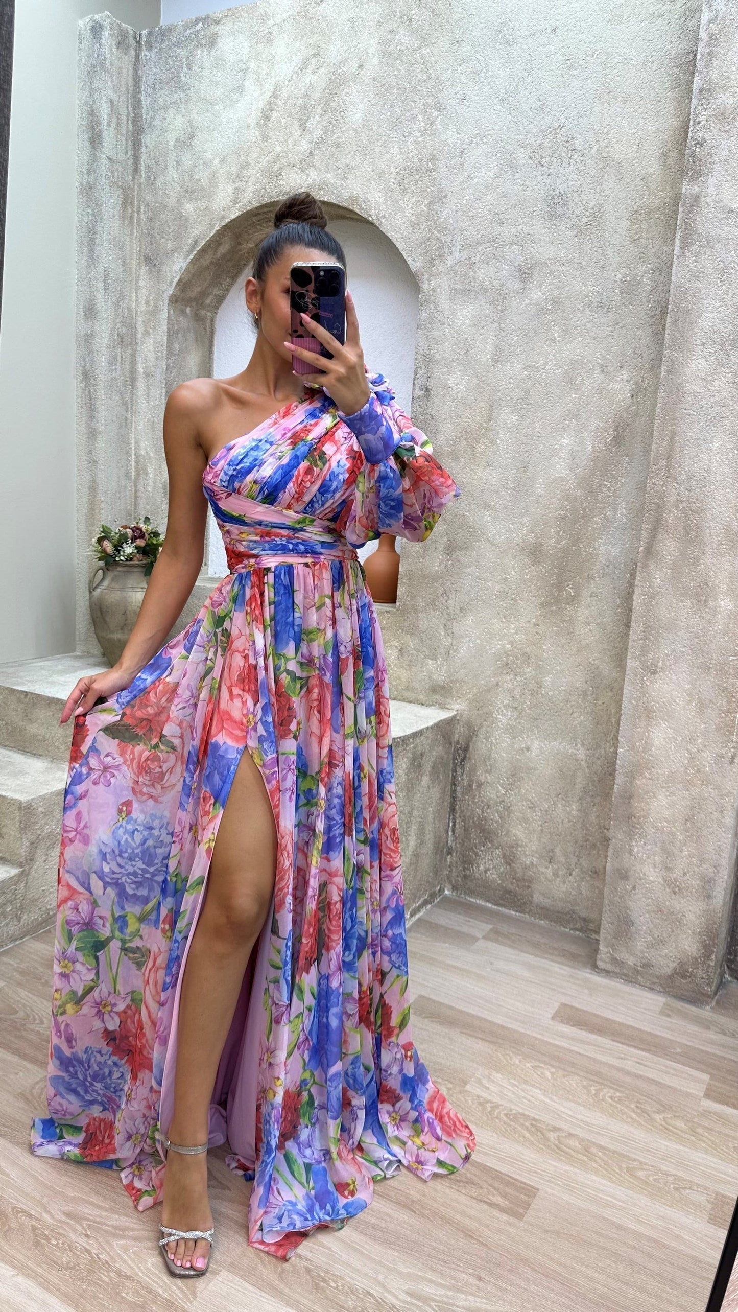 Hanna | One-Shoulder Maxikjole Blomsterprint Flydende Elegant