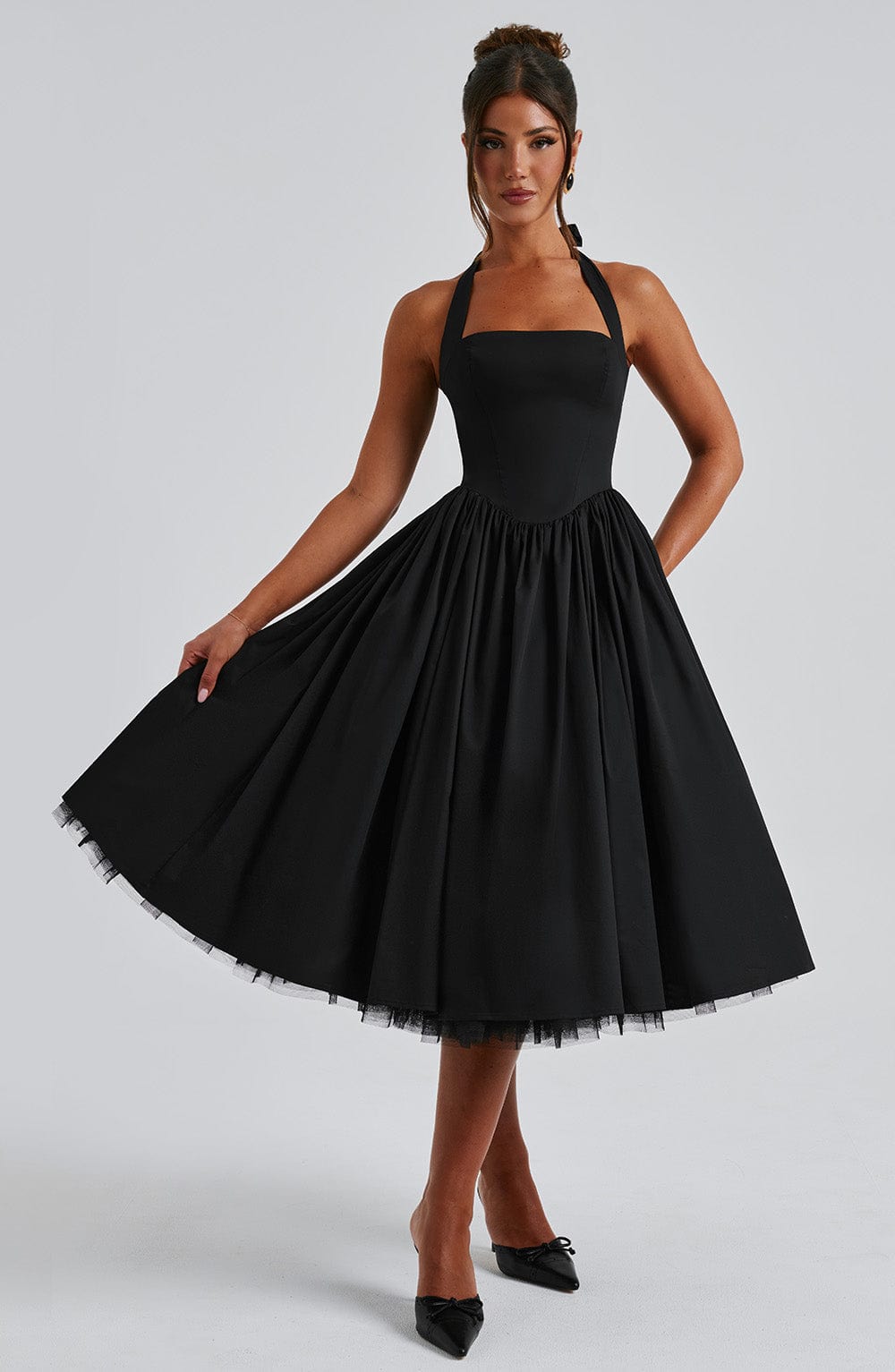 Alba | Kvinde Bryllupsgæstkjole Elegant Halterneck Midi Design