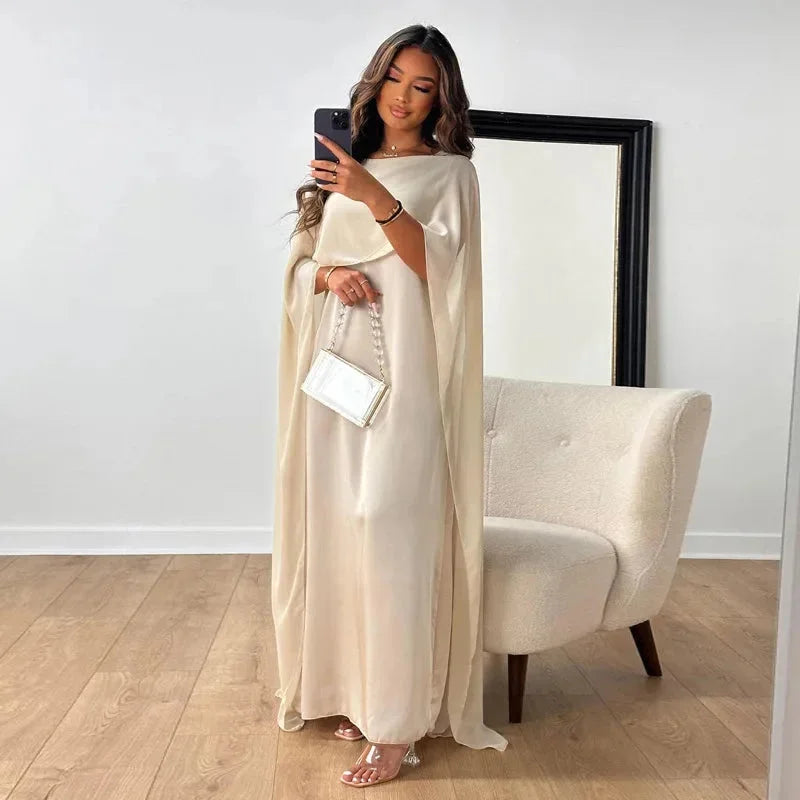 Astrid | Kvinde Bryllupsgæst Kjole Elegant Cape Maxi Design