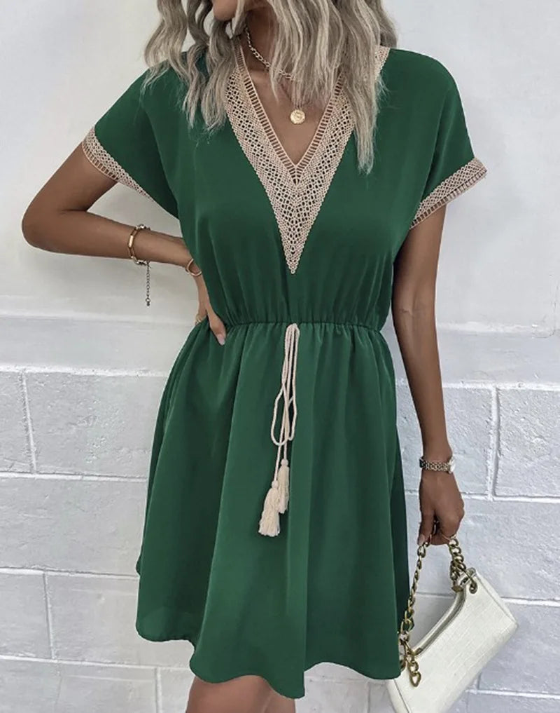 Matilda | Elegant Dame Boho Mini Kjole med V-hals