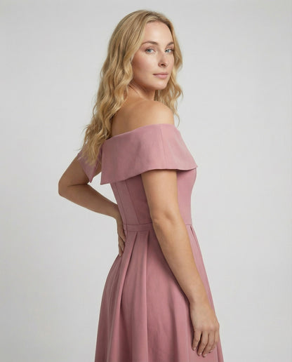 Rivelle | Elegante Dame Mini Gallakjole med Satin-finish