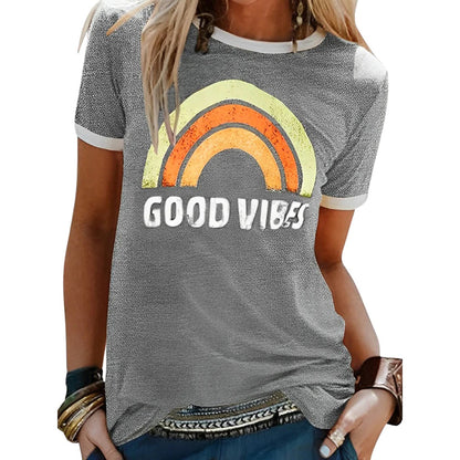 Veda | Farverig Kvinders Sommer T-Shirt med Grafisk Print